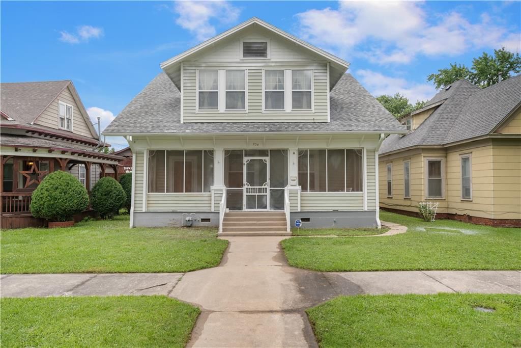 704 Lincoln Street, Coffeyville, KS