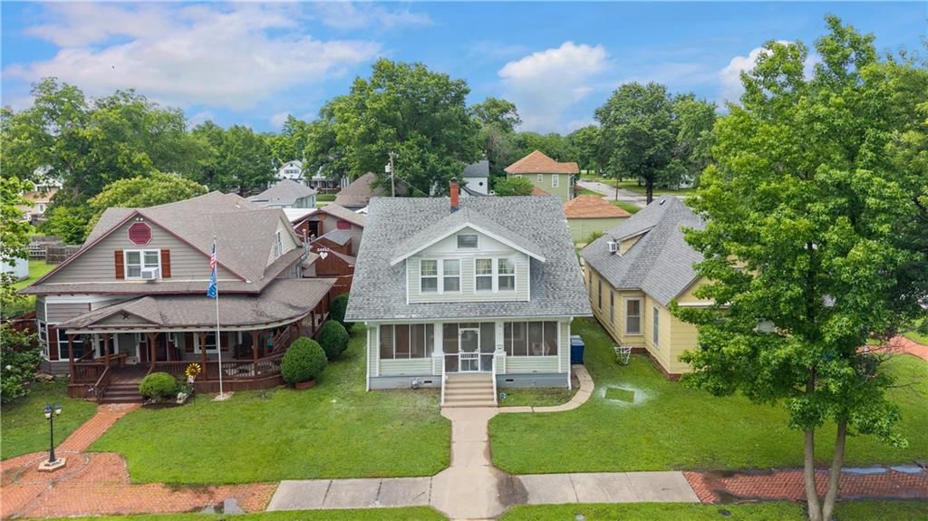 704 Lincoln Street — photo 2