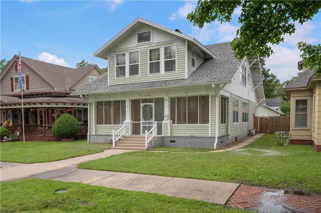 704 Lincoln Street — photo 3