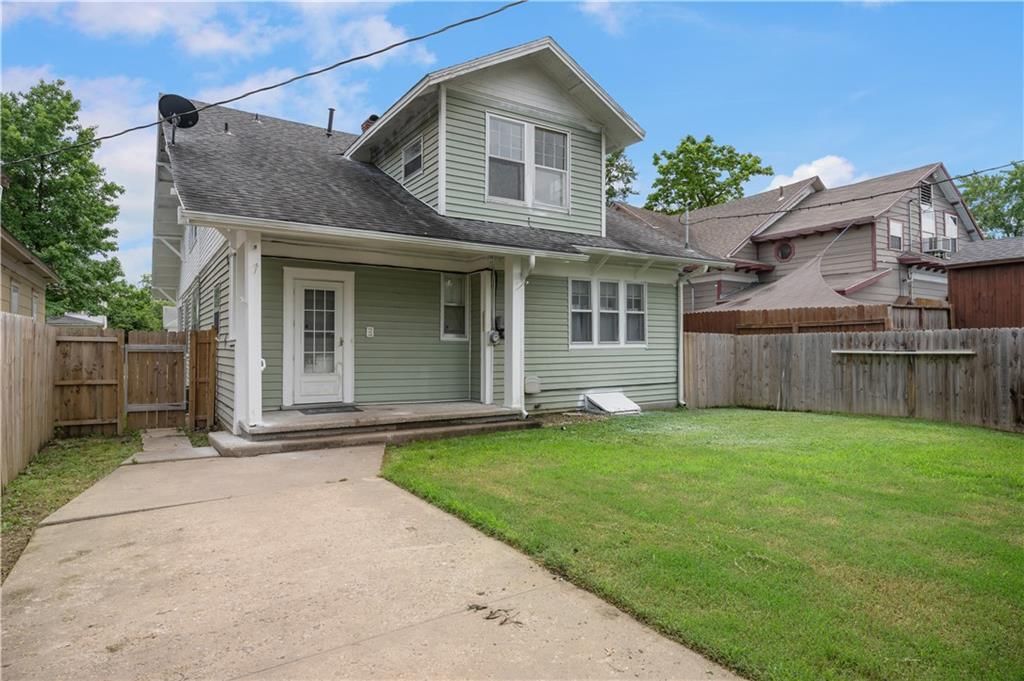 704 Lincoln Street — photo 4