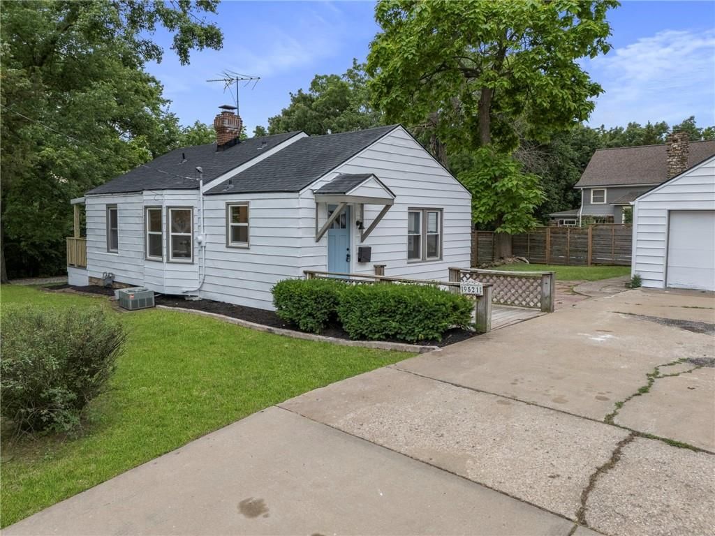 9521 W 60th Street — photo 4