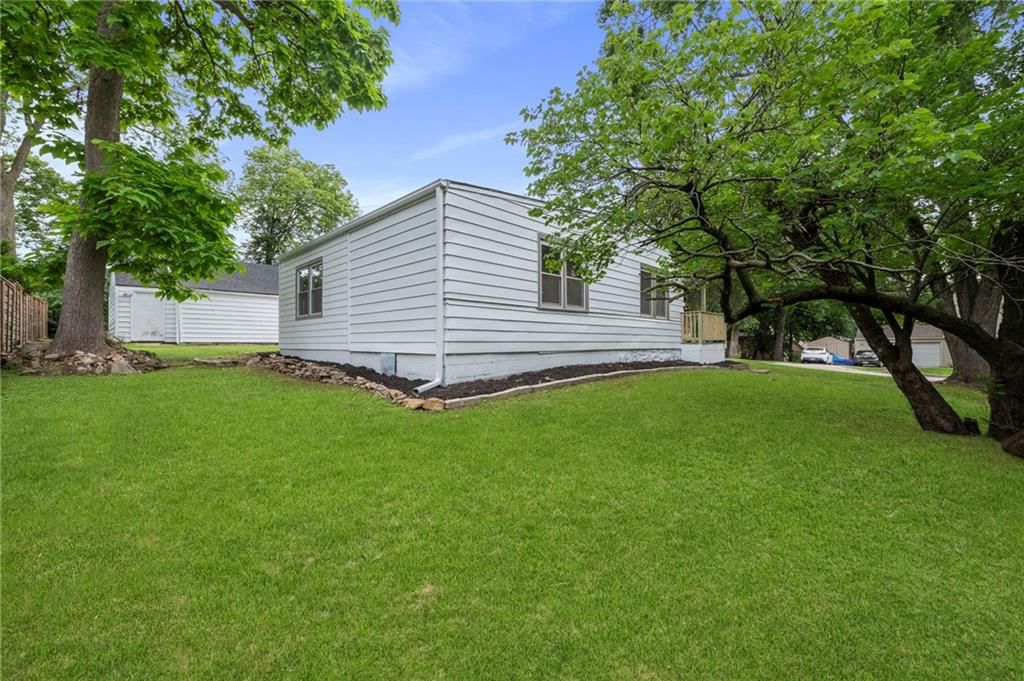 9521 W 60th Street — photo 39