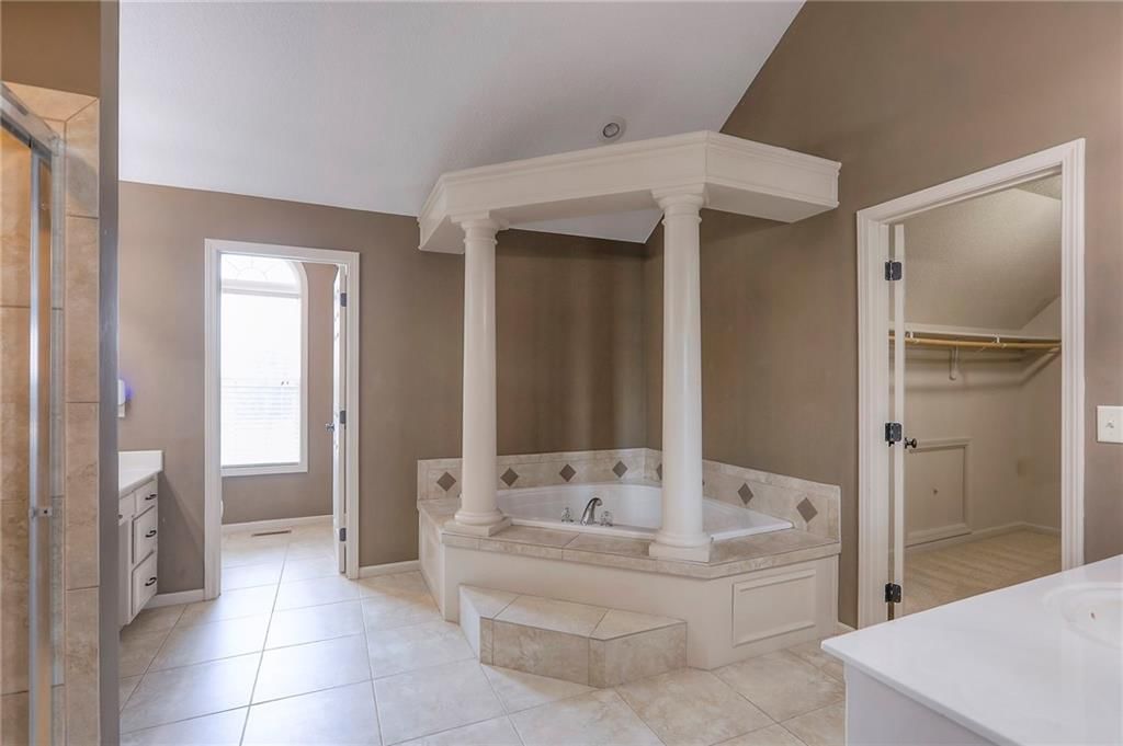 Photo 21 of 32 - 2300 NE 109th Street