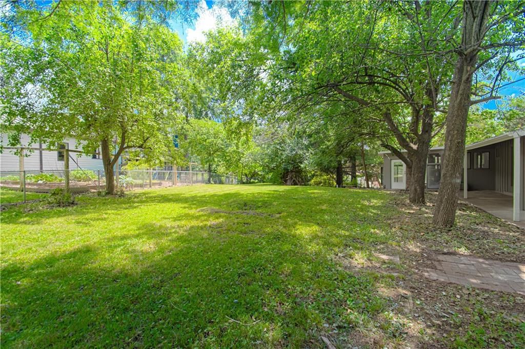 Photo 29 of 35 - 931 NW Valley Lane