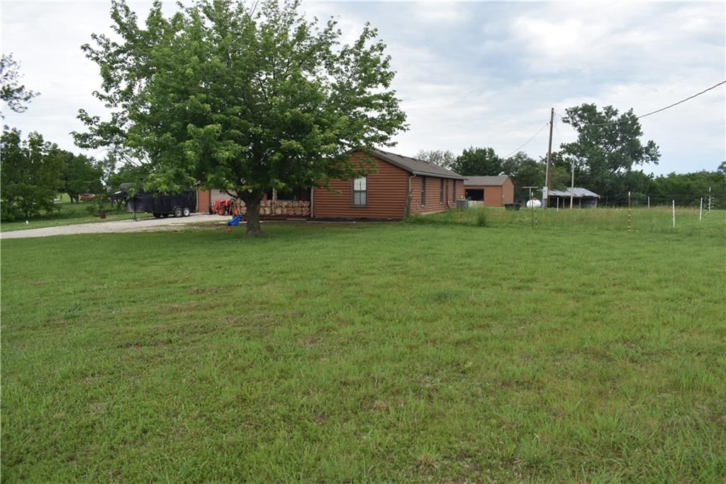 21570 Mclouth Road — photo 41