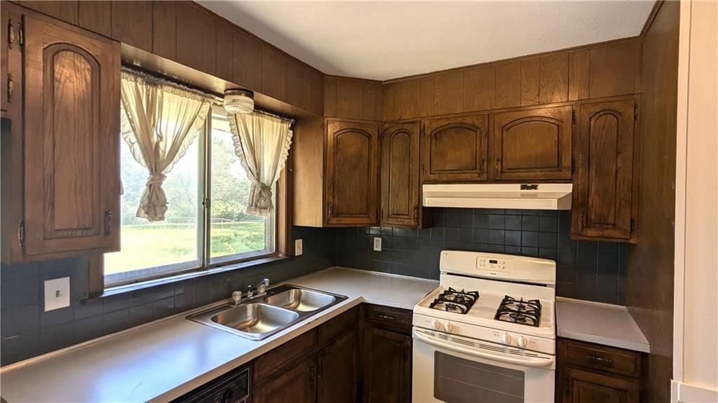 11615 Palmer Avenue — photo 17