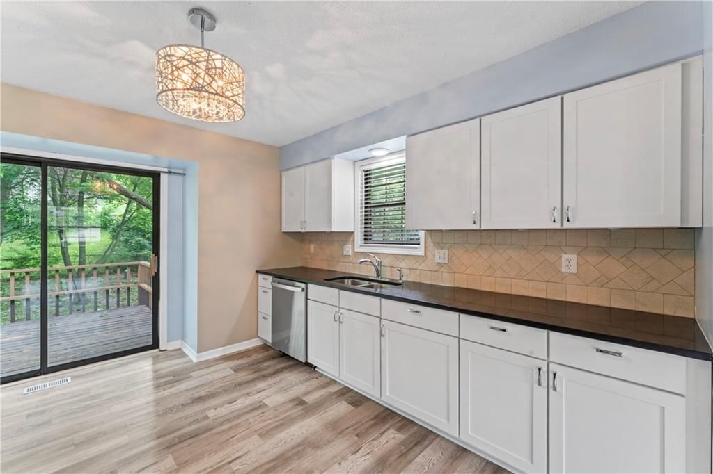 10003 NW 71ST Street — photo 9