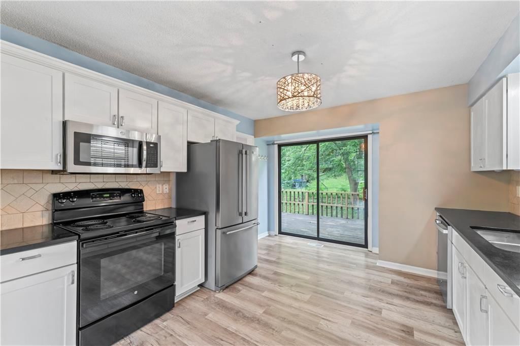 10003 NW 71ST Street — photo 10