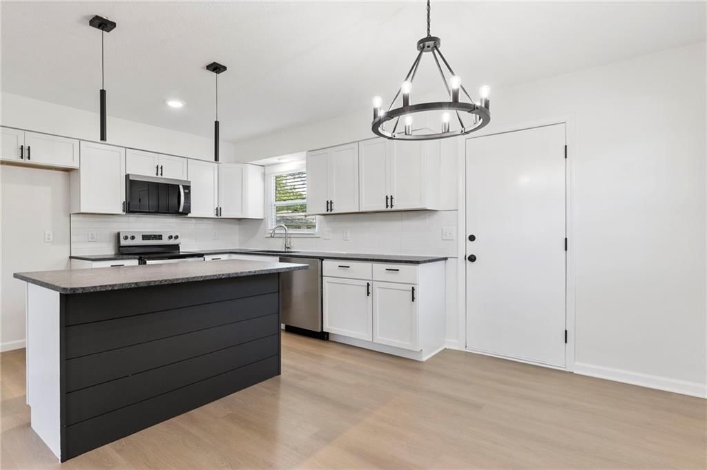 105 W Meriwood Lane — photo 5