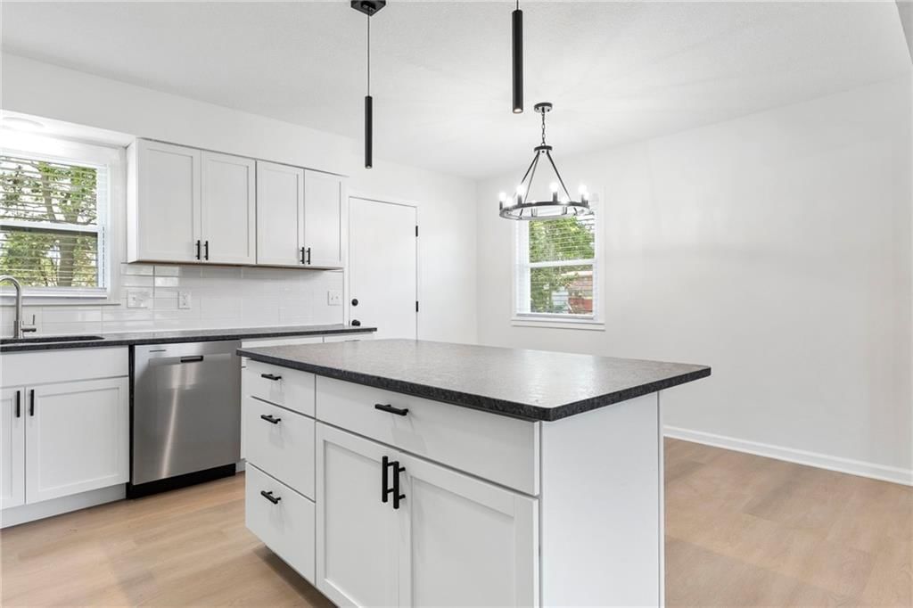 105 W Meriwood Lane — photo 9