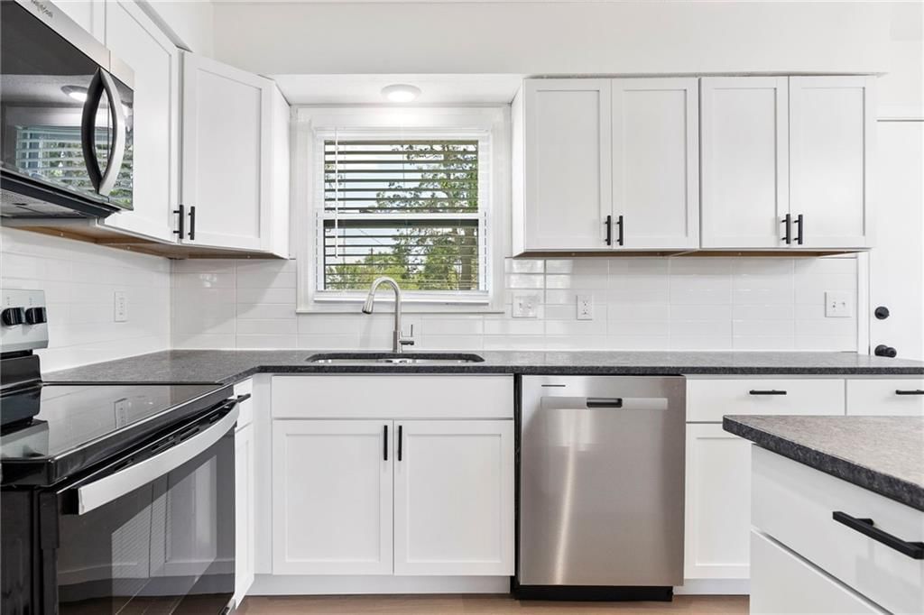 105 W Meriwood Lane — photo 10