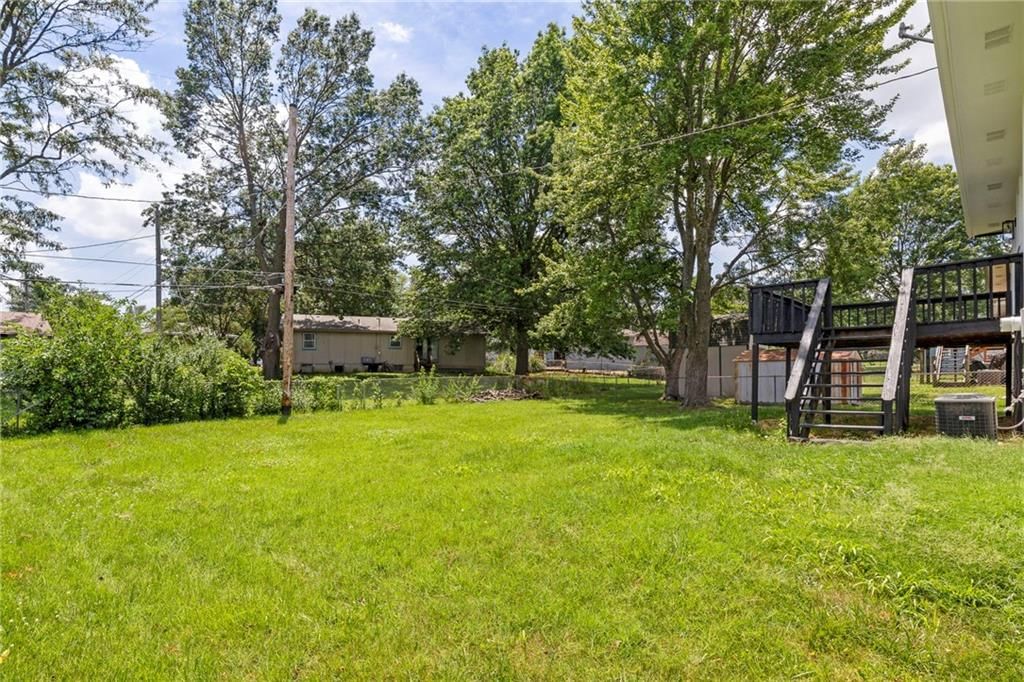 105 W Meriwood Lane — photo 33