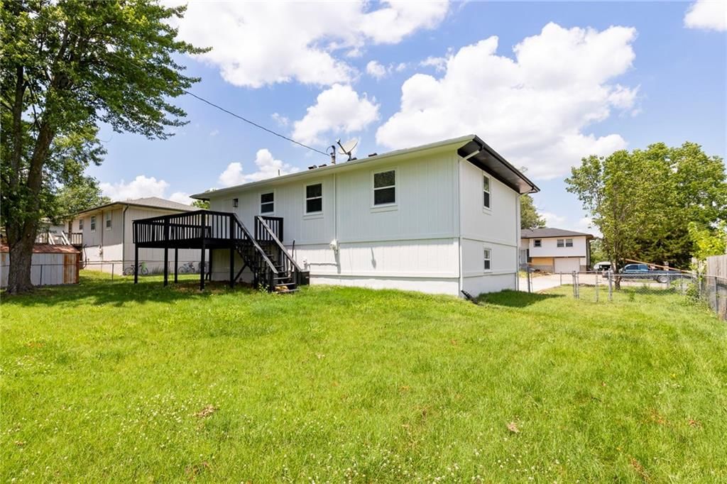 105 W Meriwood Lane — photo 34