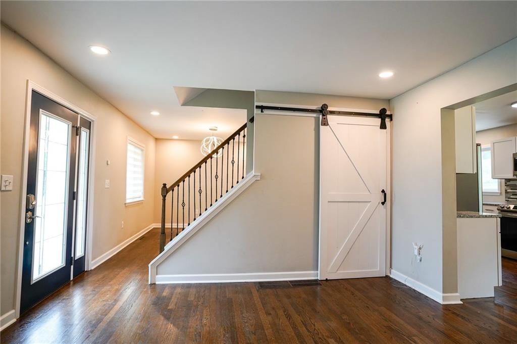 Photo 4 of 38 - 3229 N 37th Street