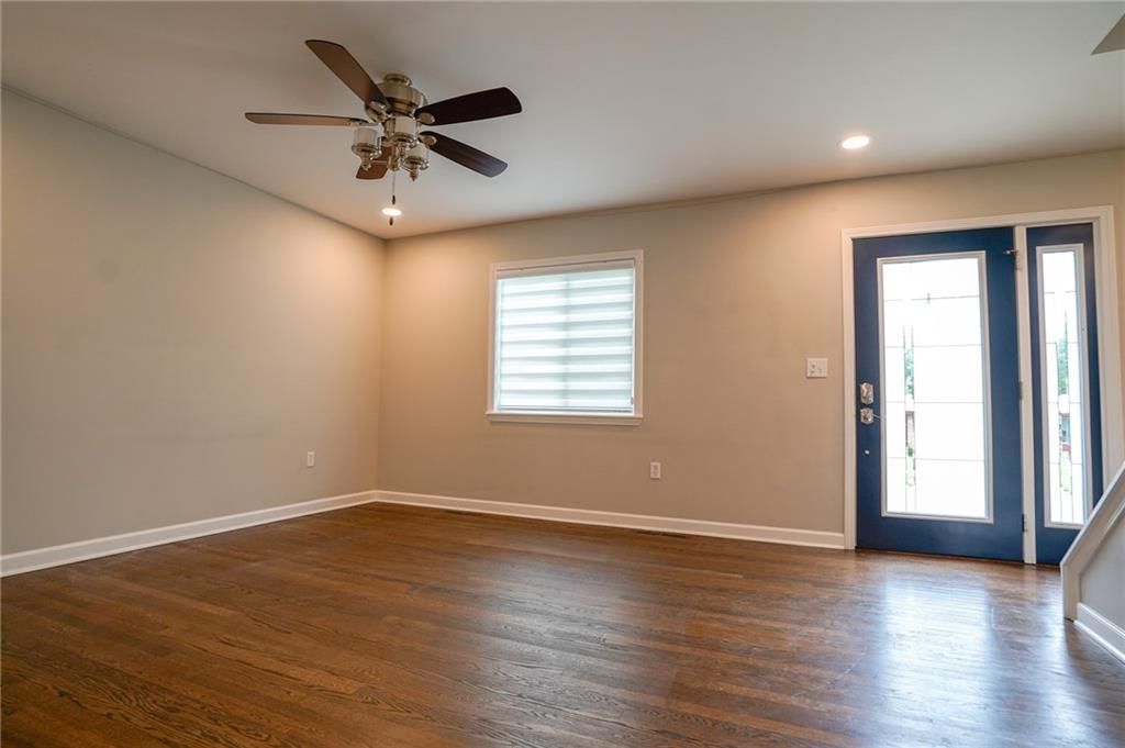 Photo 5 of 38 - 3229 N 37th Street
