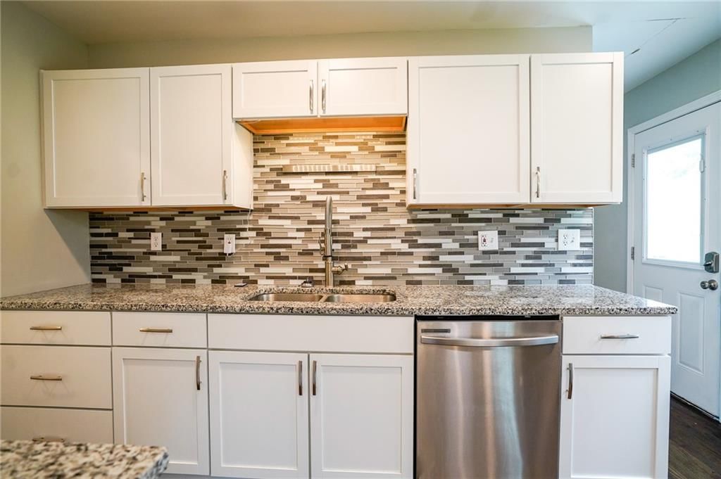 Photo 8 of 38 - 3229 N 37th Street