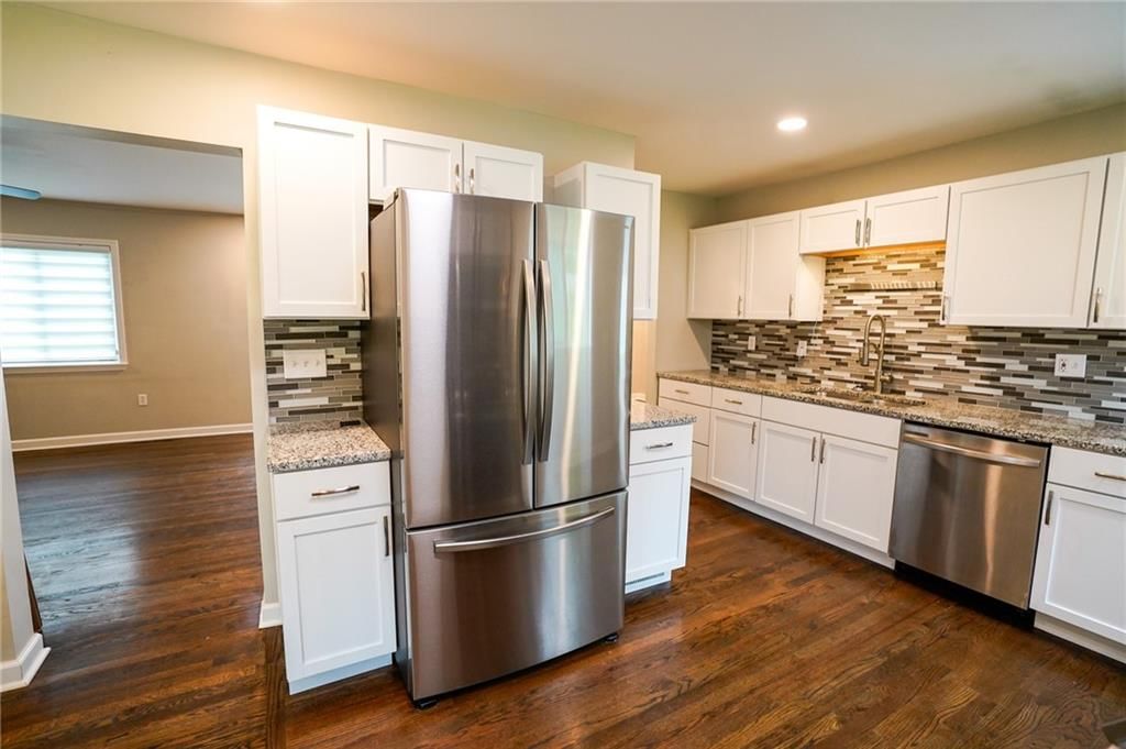 Photo 9 of 38 - 3229 N 37th Street