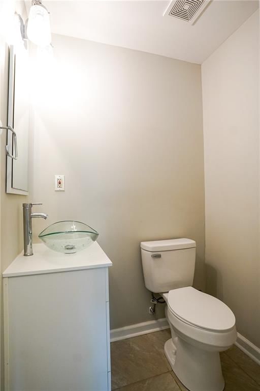 Photo 12 of 38 - 3229 N 37th Street