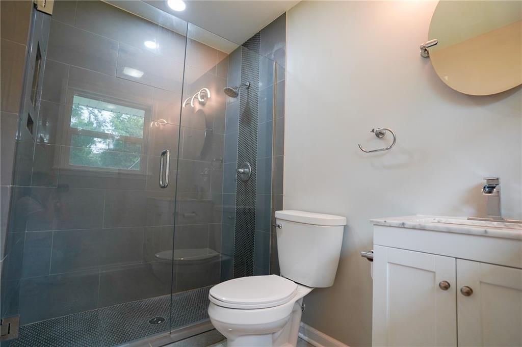 Photo 16 of 38 - 3229 N 37th Street
