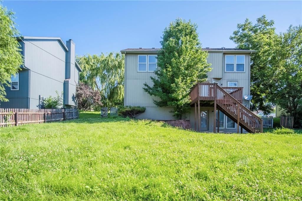 11256 N Madison Street — photo 39