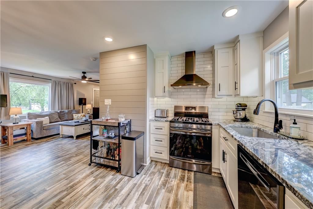 Photo 1 of 18 - 7550 Booth Drive
