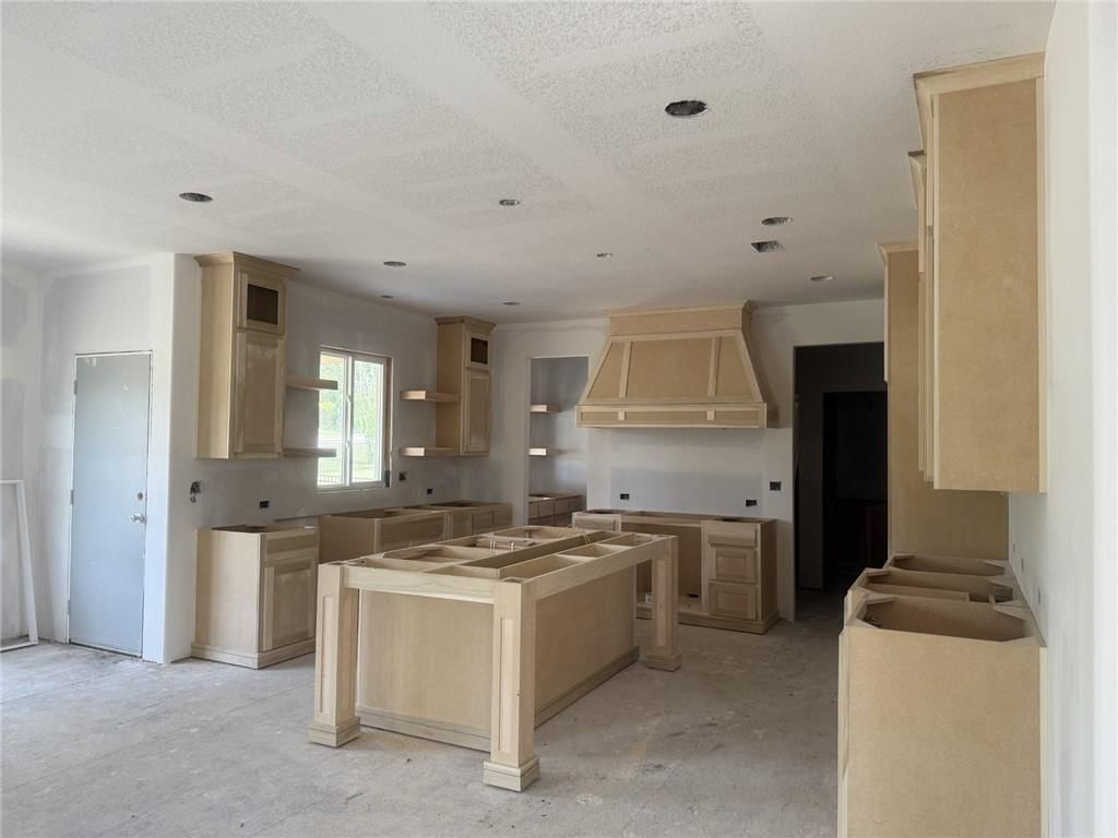 Photo 5 of 17 - 1500 NE 105th Terrace