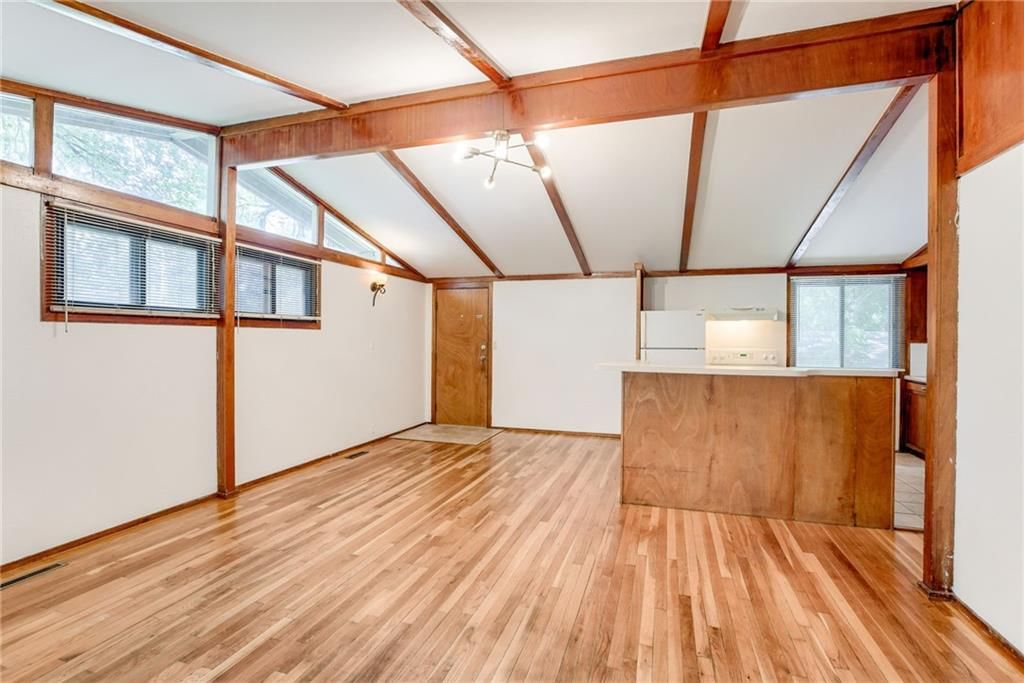 Photo 6 of 27 - 4400 N BRIGHTON Avenue