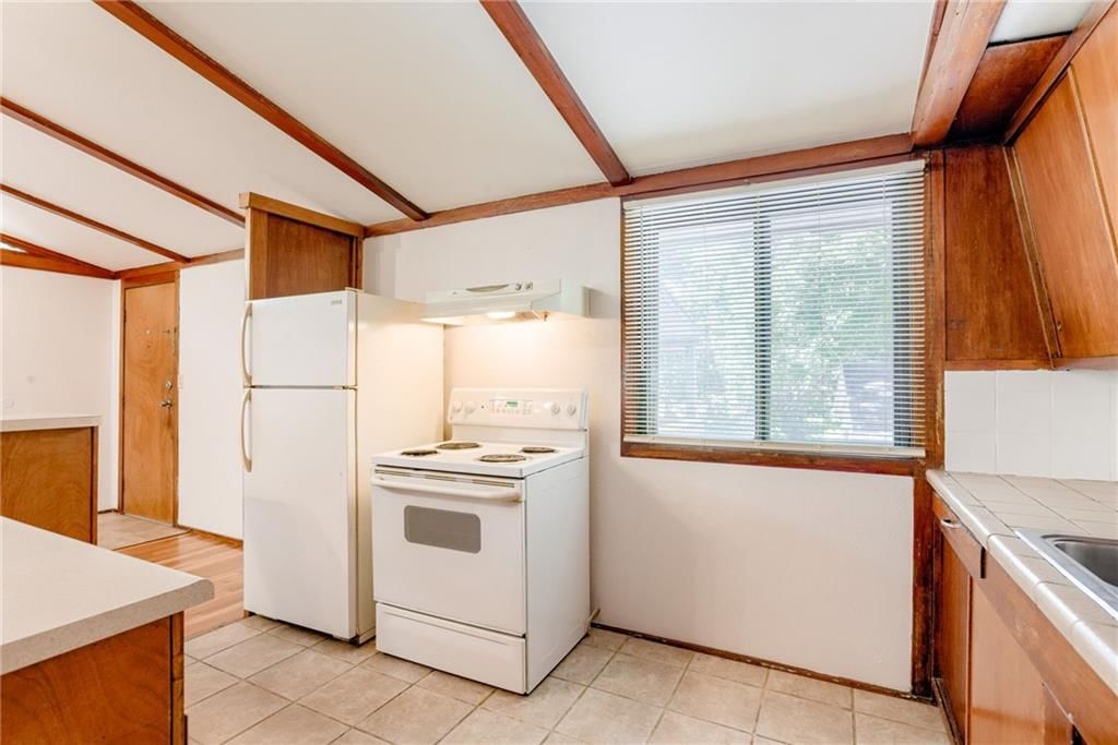 Photo 8 of 27 - 4400 N BRIGHTON Avenue