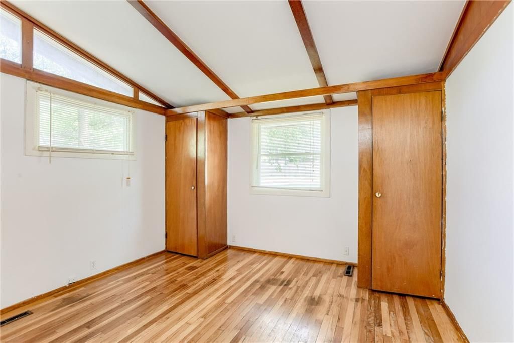 Photo 11 of 27 - 4400 N BRIGHTON Avenue