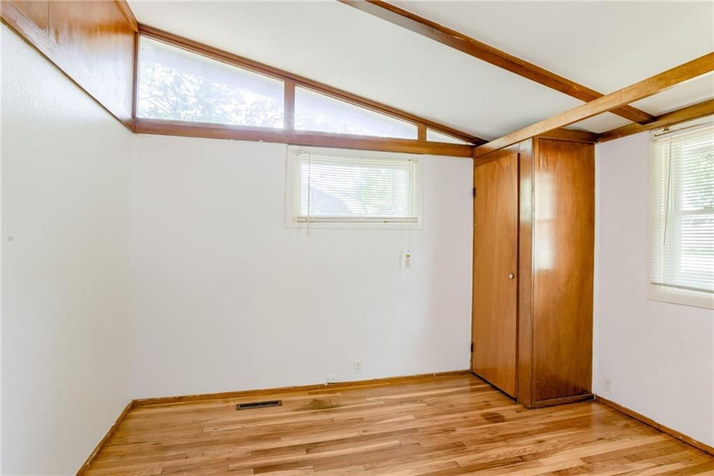 Photo 12 of 27 - 4400 N BRIGHTON Avenue