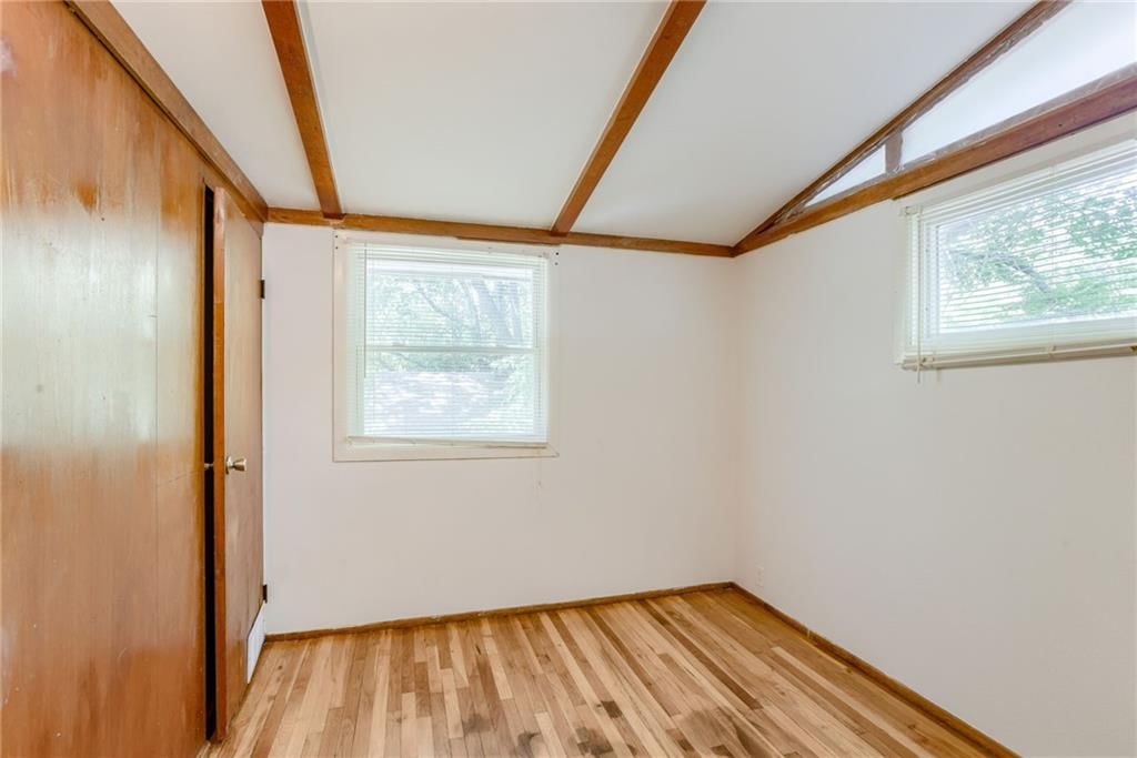 Photo 15 of 27 - 4400 N BRIGHTON Avenue