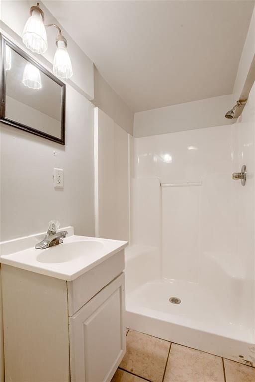 Photo 18 of 27 - 4400 N BRIGHTON Avenue