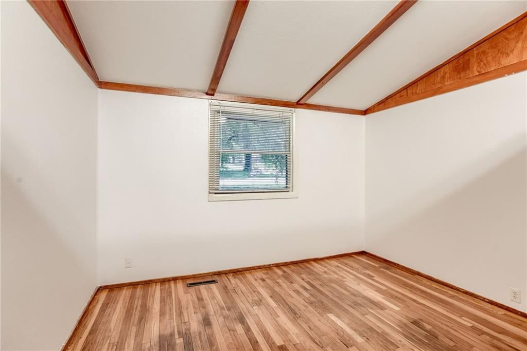 Photo 19 of 27 - 4400 N BRIGHTON Avenue