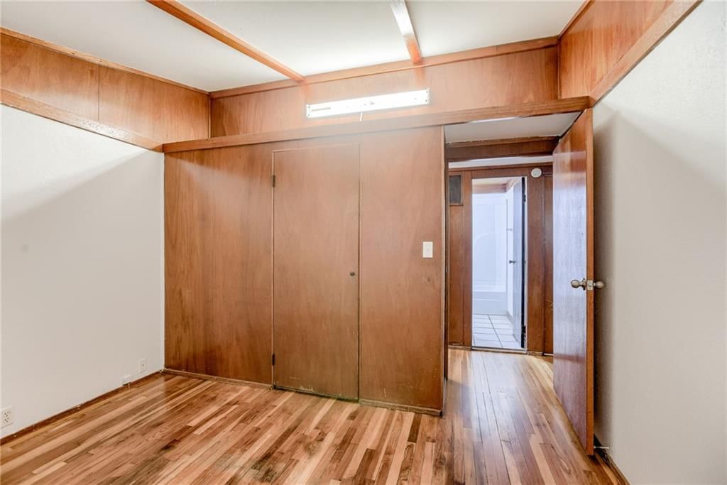 Photo 21 of 27 - 4400 N BRIGHTON Avenue