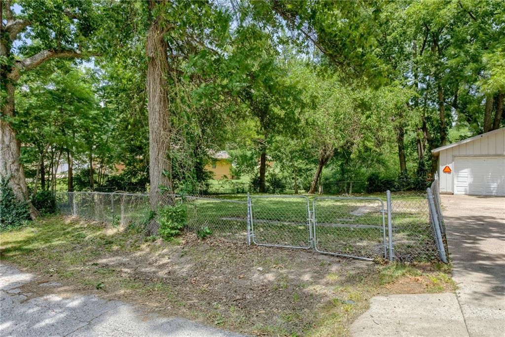 Photo 27 of 27 - 4400 N BRIGHTON Avenue