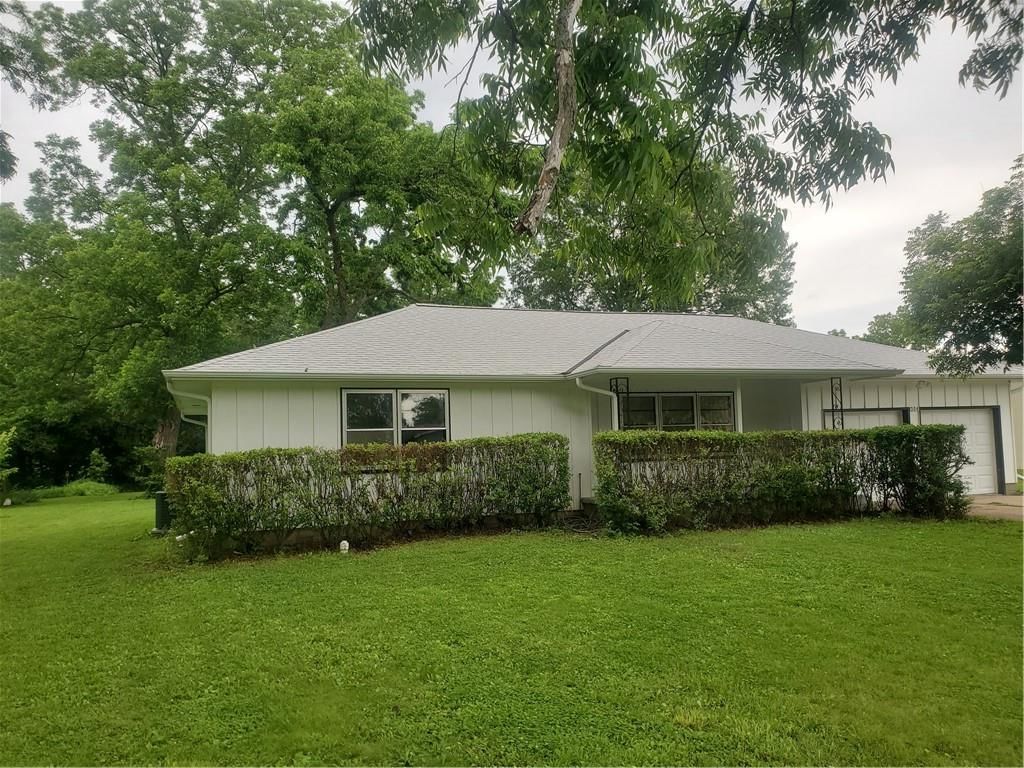 304 Swan Street — photo 2
