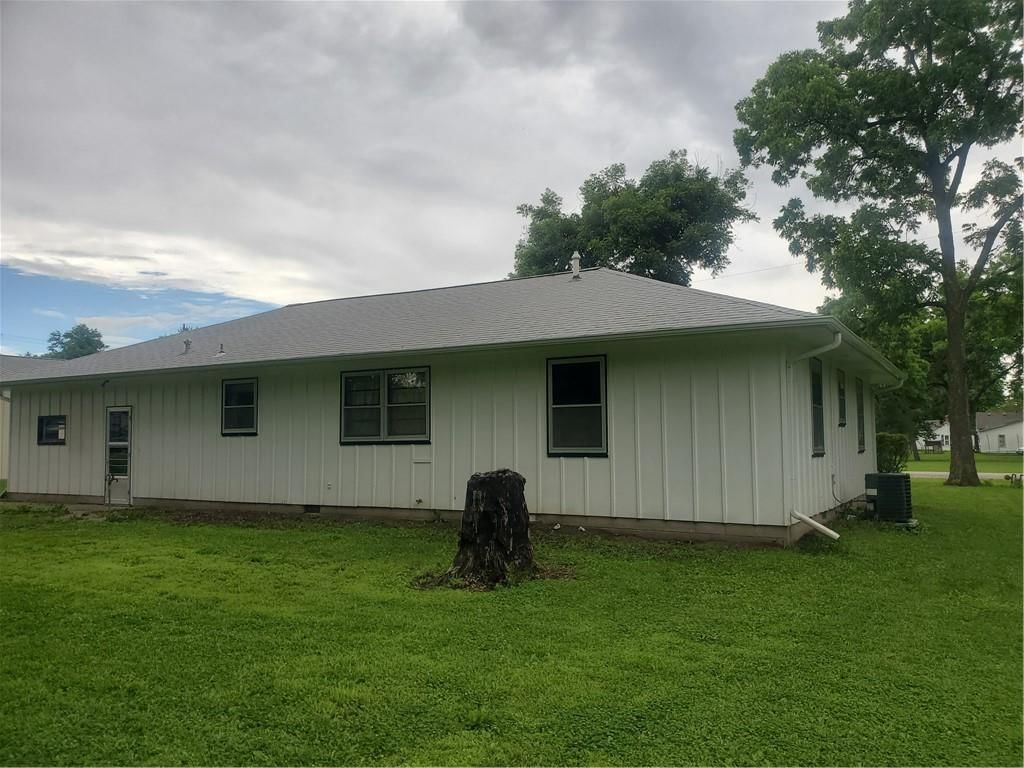 304 Swan Street — photo 3