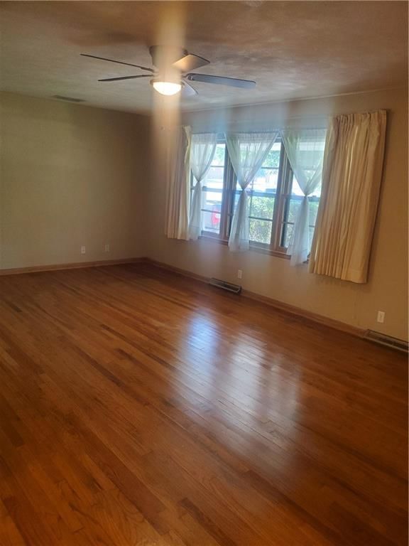 304 Swan Street — photo 6
