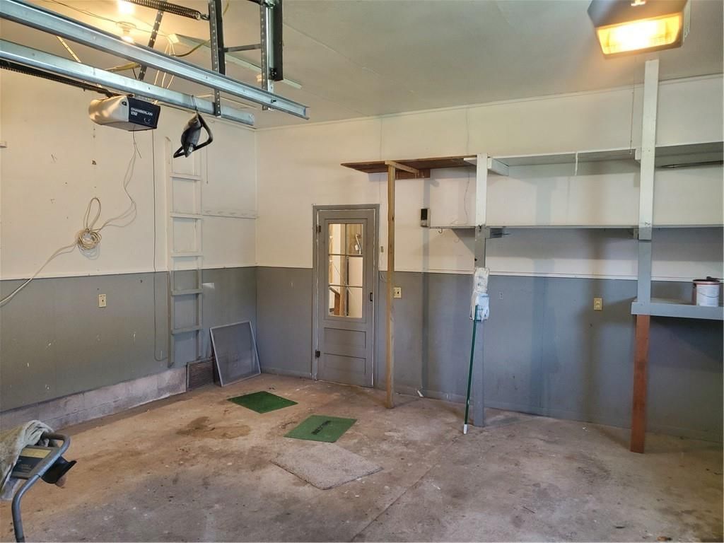 304 Swan Street — photo 16
