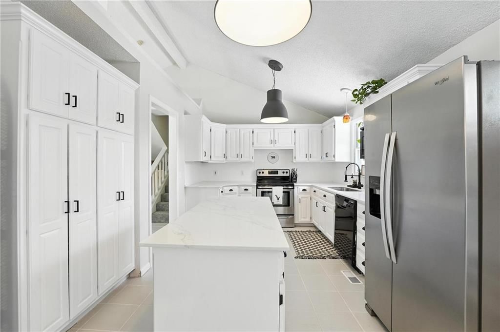 Photo 10 of 60 - 2903 E 107TH Terrace