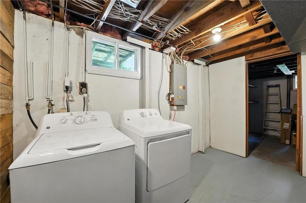 Photo 25 of 60 - 2903 E 107TH Terrace