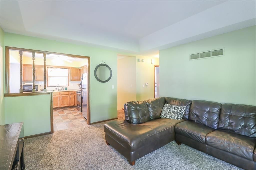 304 NE INDEPENDENCE Avenue — photo 5