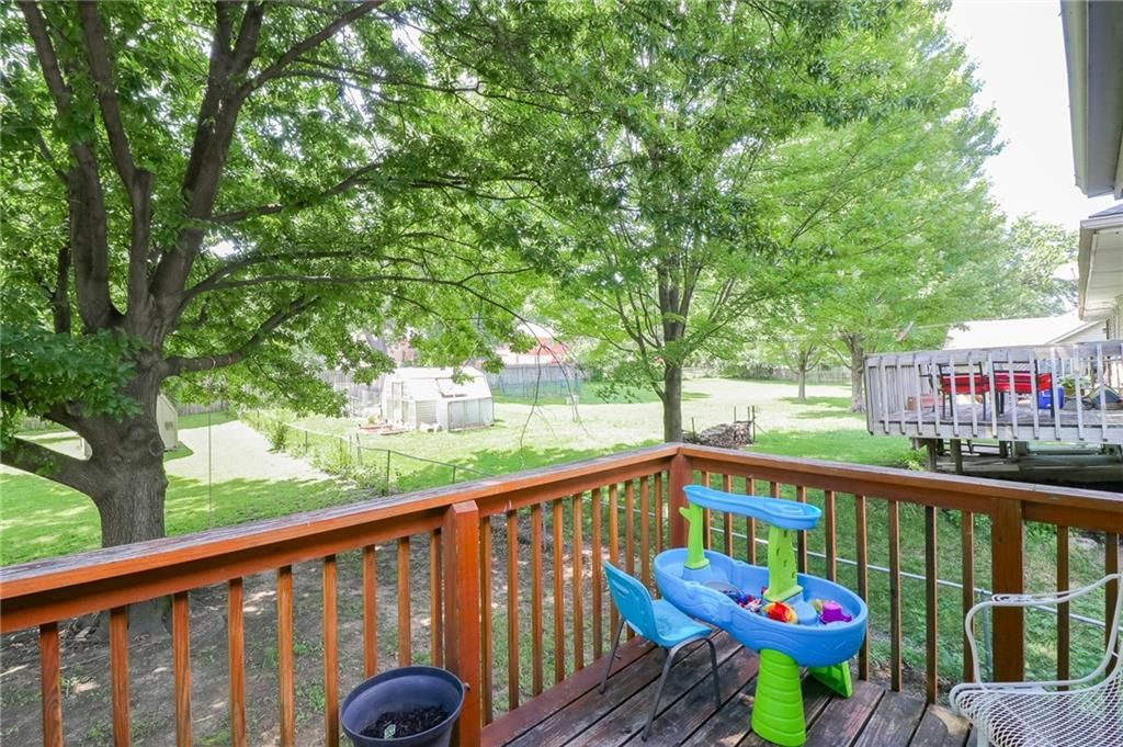 304 NE INDEPENDENCE Avenue — photo 14