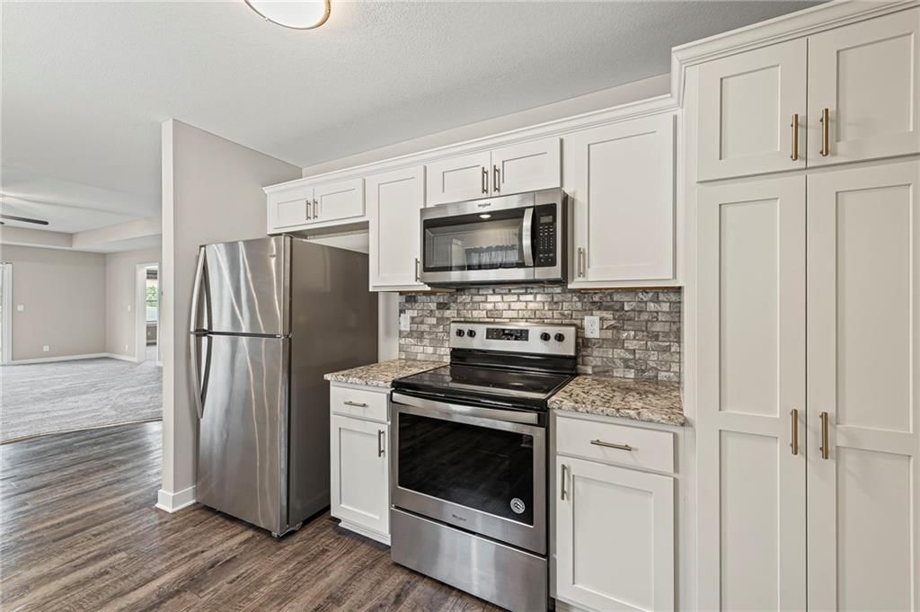 10720 E 46th Terrace — photo 5