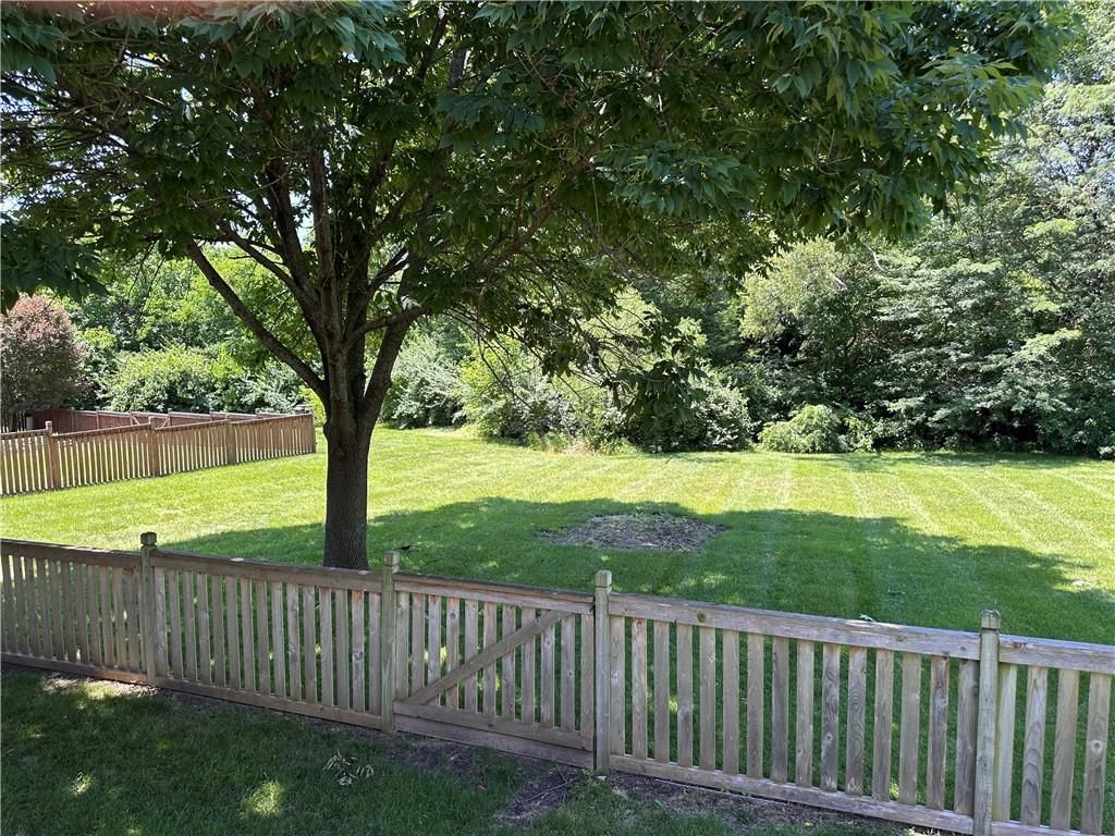 Photo 7 of 39 - 15598 S Blackfeather Street