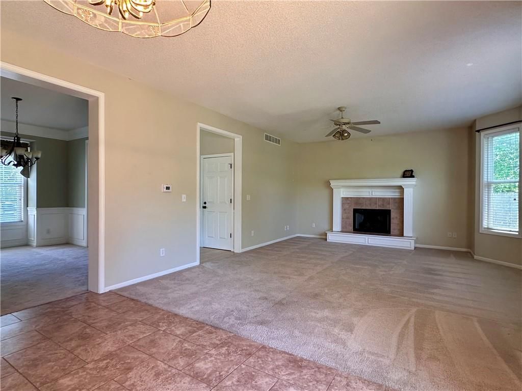 Photo 11 of 39 - 15598 S Blackfeather Street