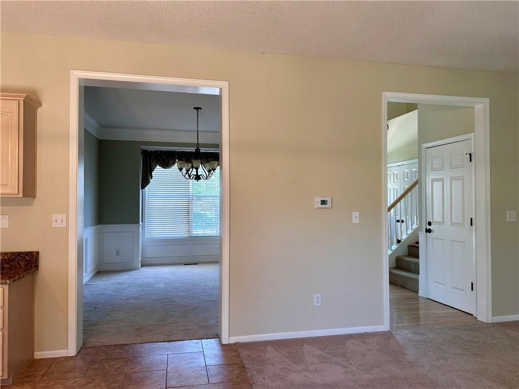 Photo 13 of 39 - 15598 S Blackfeather Street