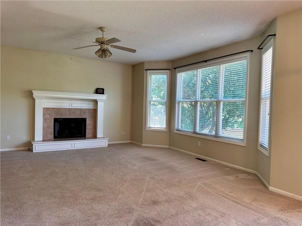 Photo 23 of 39 - 15598 S Blackfeather Street