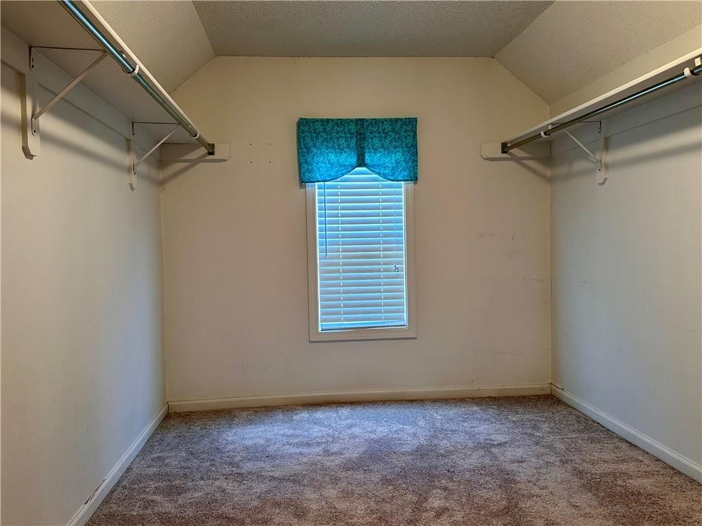 Photo 32 of 39 - 15598 S Blackfeather Street