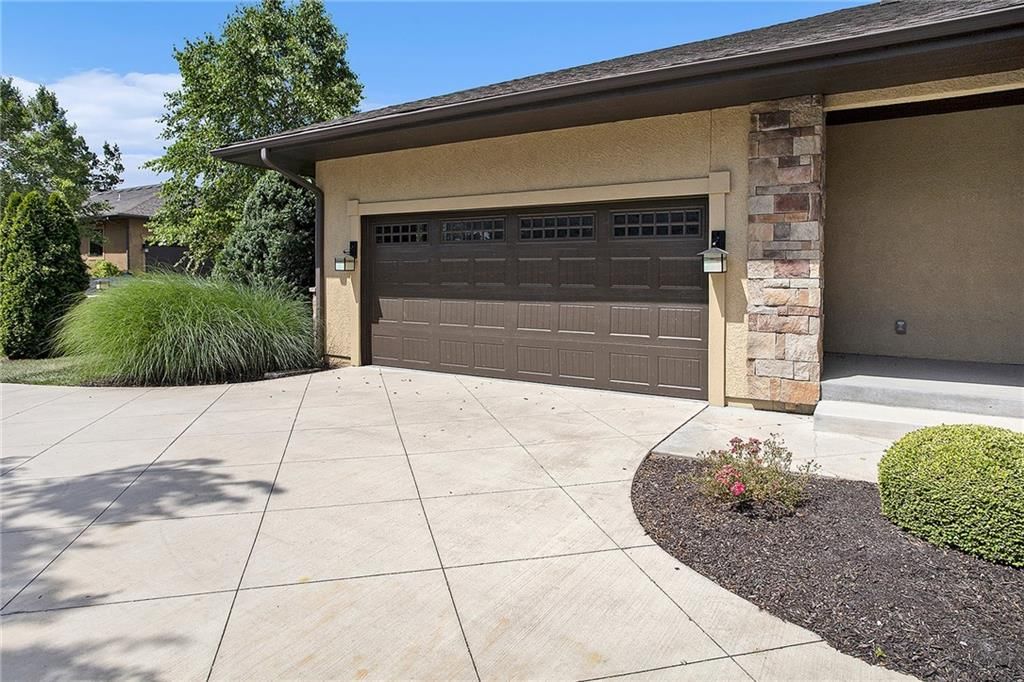Photo 3 of 32 - 19220 W 102nd Street